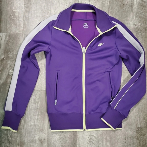Nike purple running jacket - Picture 3 of 7